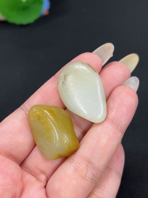 H42979678 和田玉 皮色成因未定 货品总重约19.8g