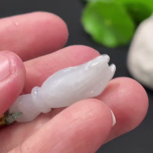 F29431919 Jadeite Pendant with a Cherished Pearl