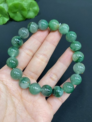 H26978882 非洲翠（独龙玉）手串    卡11.2mm左右    货品总重约35.9g
