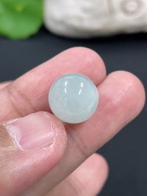 F41924750 翡翠珠子 卡11.9mm左右 货品总重约3g