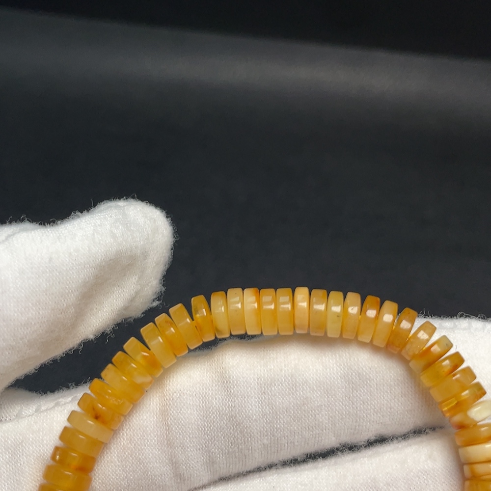 C33870795 Amber Beeswax Bracelet, total weight approx. 5.80g, size approx. 6.5mm