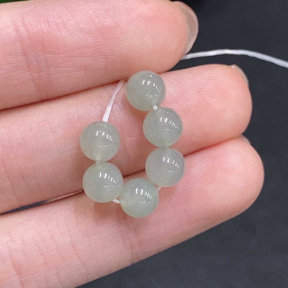 F35124561 Jadeite Beads Sell as a Lot