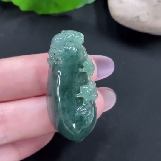 F34966835 Jadeite Wealth-Bringing Frog Pendant