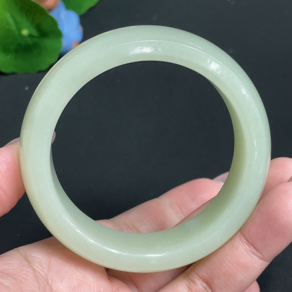 H26000114 Hetian Jade Round Bracelet Size 56.2 Total Weight Approx. 84.3g