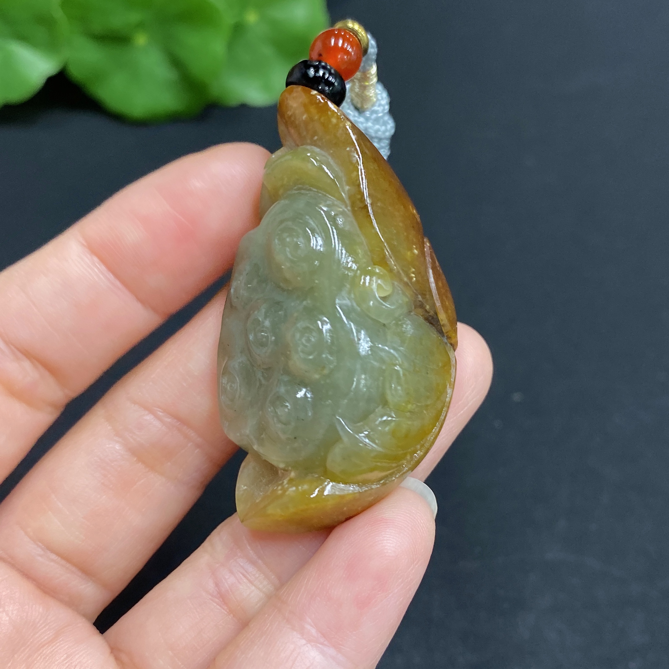 H31668144 Hetian Jade Pendant Lotus Seedpod
