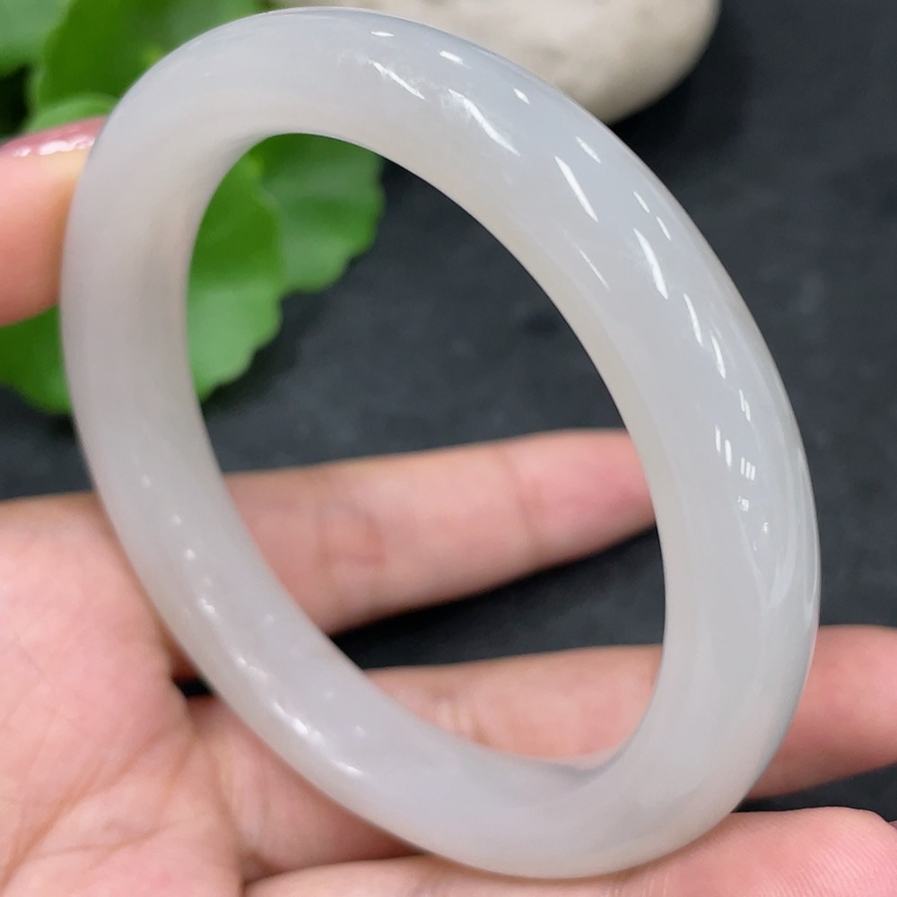 H33840739 Hetian Jade Round Bracelet Size 55.7 Total Weight Approx. 49.5g