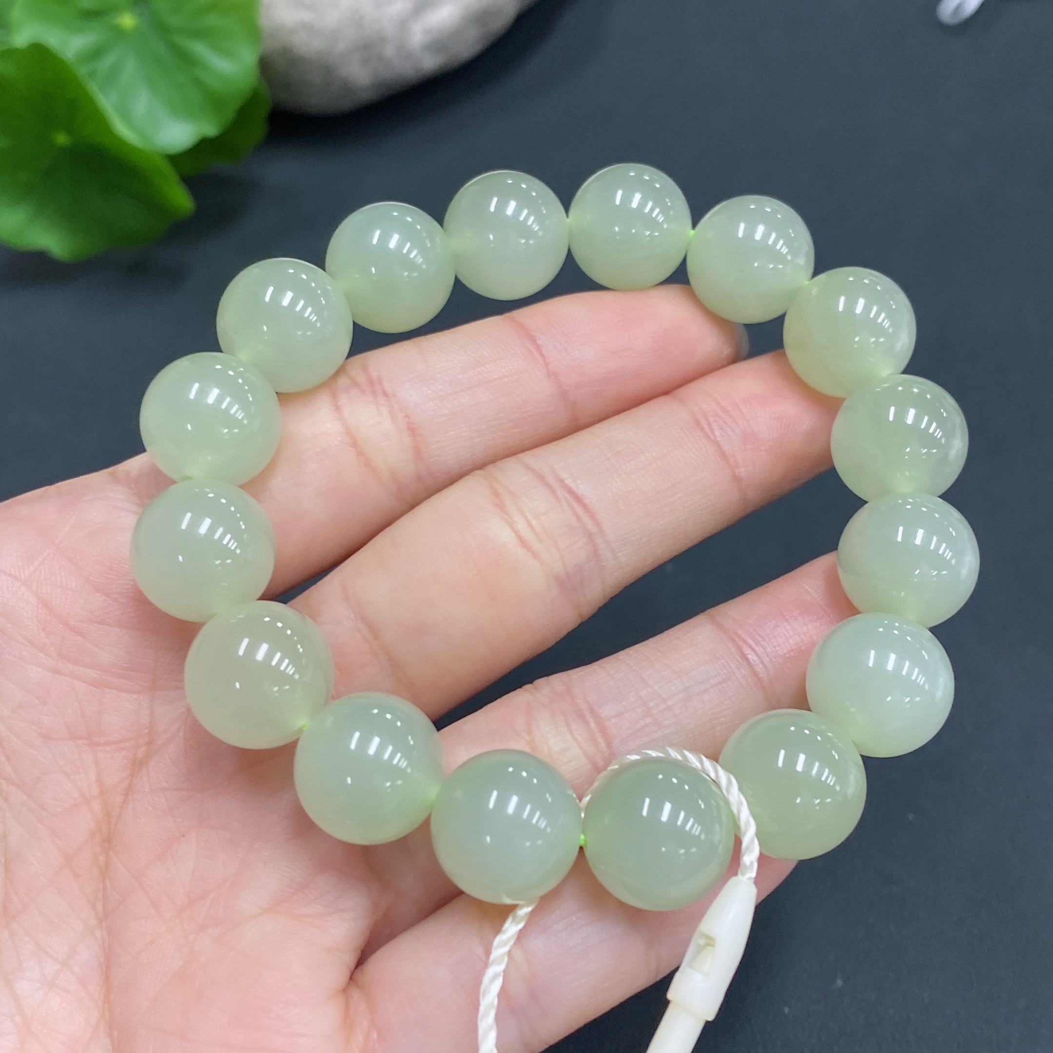 H15691535 Hetian Jade Bracelet, approx. 11.6mm beads, total weight approx. 43.2g