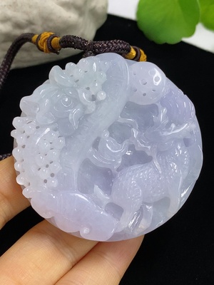 F46572955 翡翠麒麟挂件 货品总重约79.26克（含绳重）