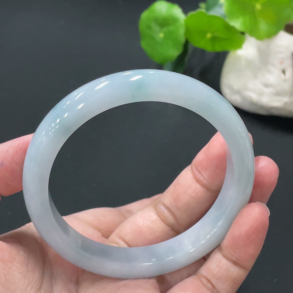 F33910260 Jadeite Round Bangle, Total Weight Approx. 56g, Size 59.9