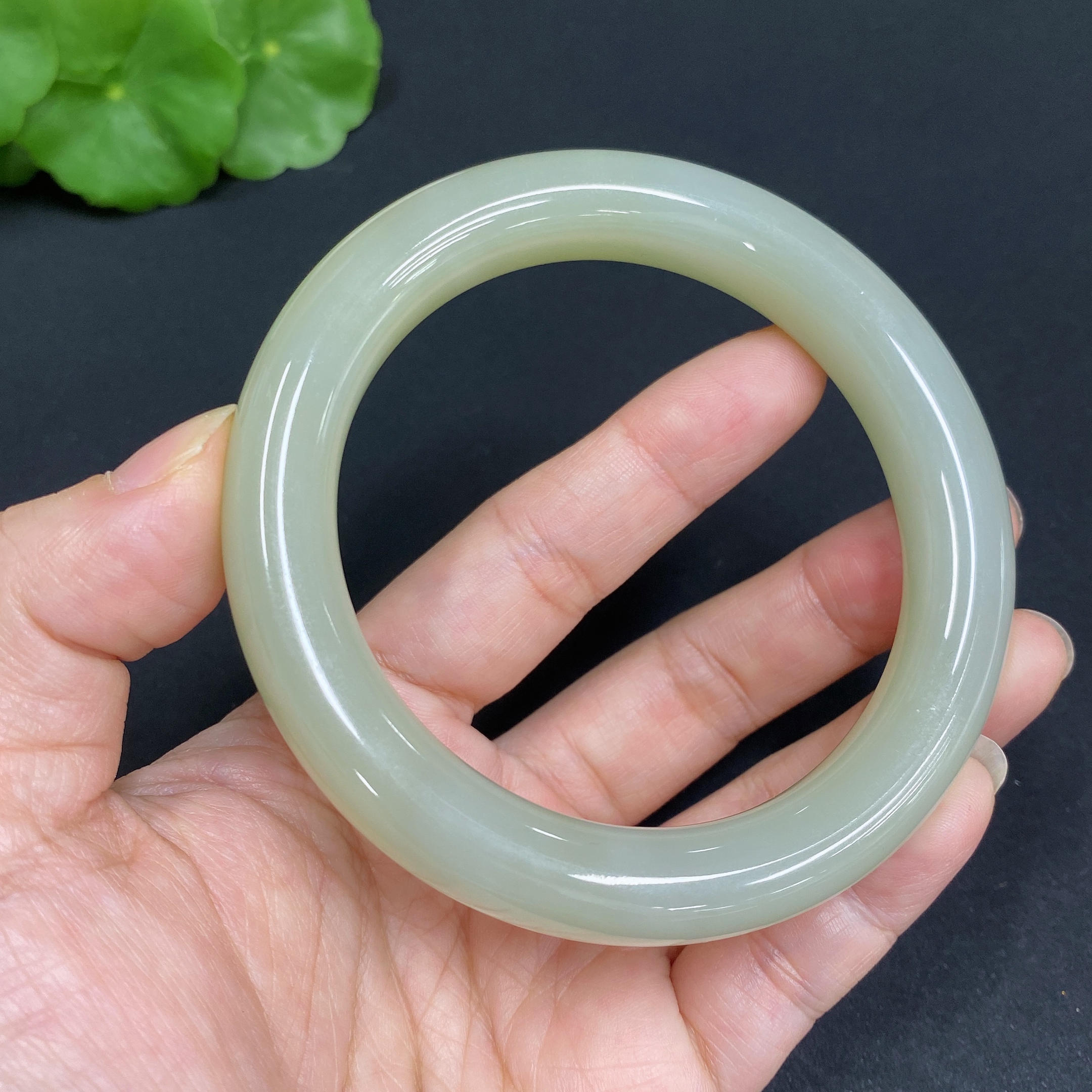 H34015594 Hetian Jade Round Bracelet Size 58.7 Total Weight Approx. 64.5g