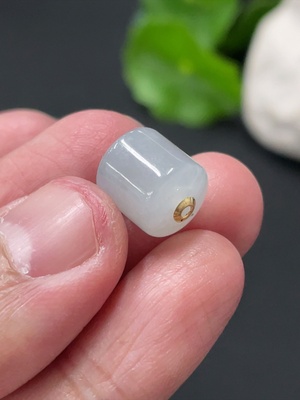 F35171724 Jadeite Road to Success, approximately 10.4mm, total weight about 2.3g, with accessory Au about 54%