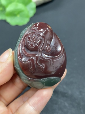 H42960953 紫绿玛瑙挂件   寿星公    货品总重约（含绳）63g    可见有机物