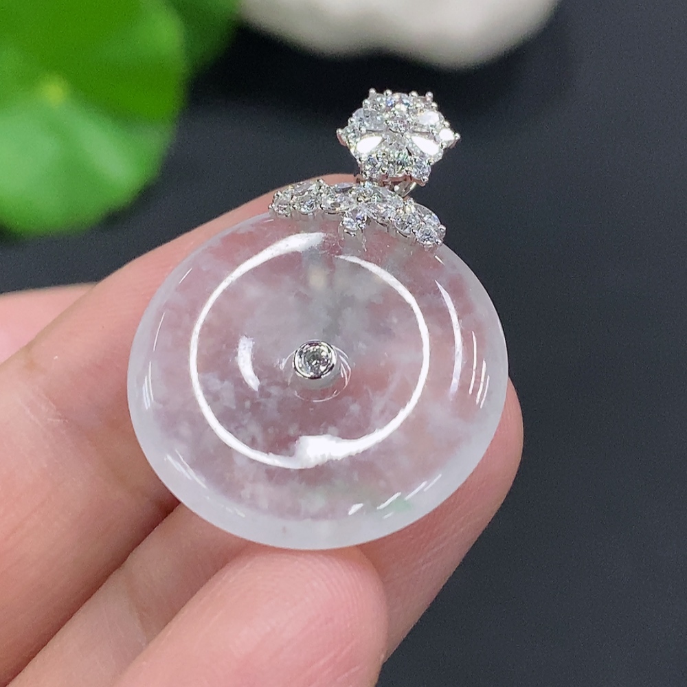 F26007044 Jadeite Safety Buckle with 18K Gold Buckle Head, Total Weight Approximately 4.5g