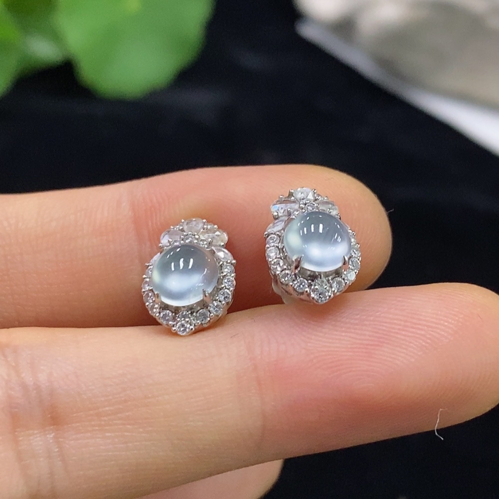 F31648968 Jadeite inlaid earrings pair 18K gold total weight about 2.5g (with diamond accents) (including ear studs weight)