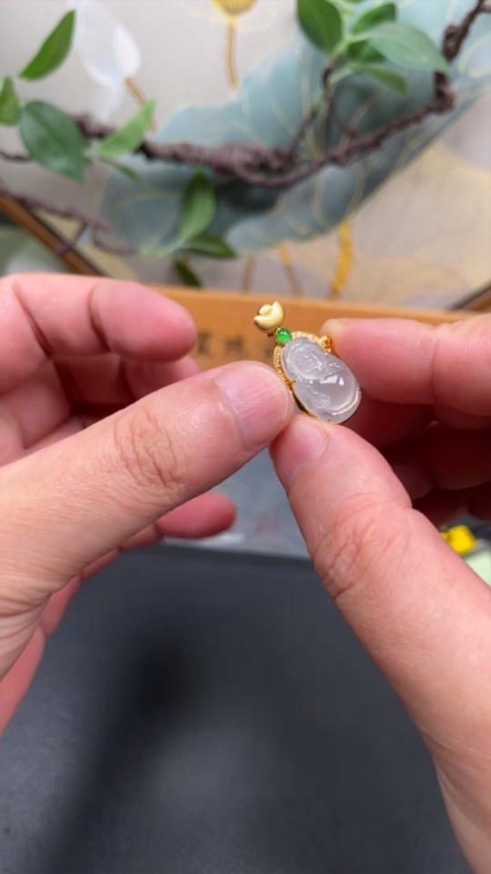 F33893222 Jadeite inlaid God of Wealth pendant 18k total product weight approximately 3.04g including chain