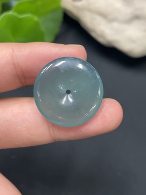 F15644389 JadeitePeace Pendant