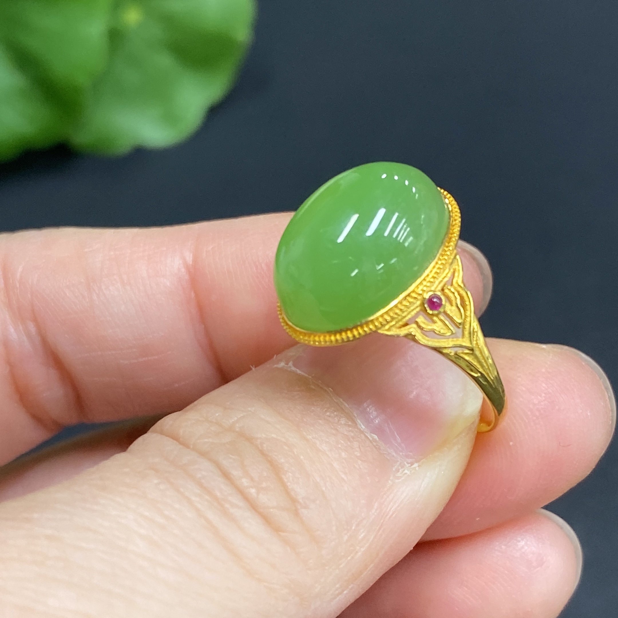 H33939492 Hetian Jade Cabochon Inlaid Ring Size 13, 75% Gold Band, 68% Gold Mount, Total Weight Approx. 2.6g