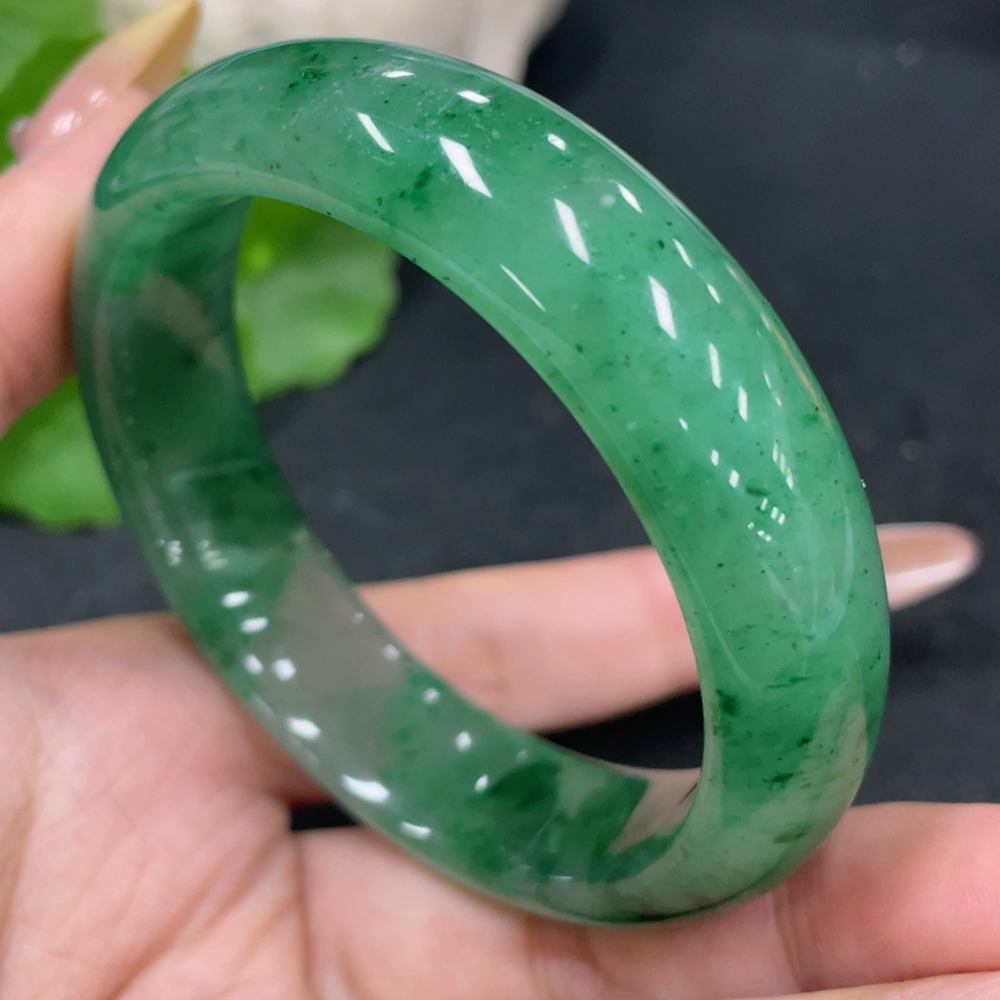 H32724728 African Emerald (Dulong Jade) Round Bracelet