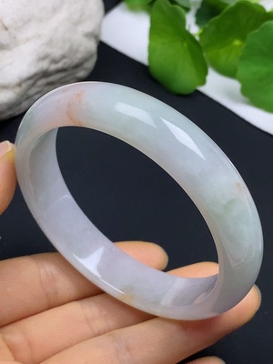 F46564797 翡翠正圈手镯  货品总重约65.3g 圈口61