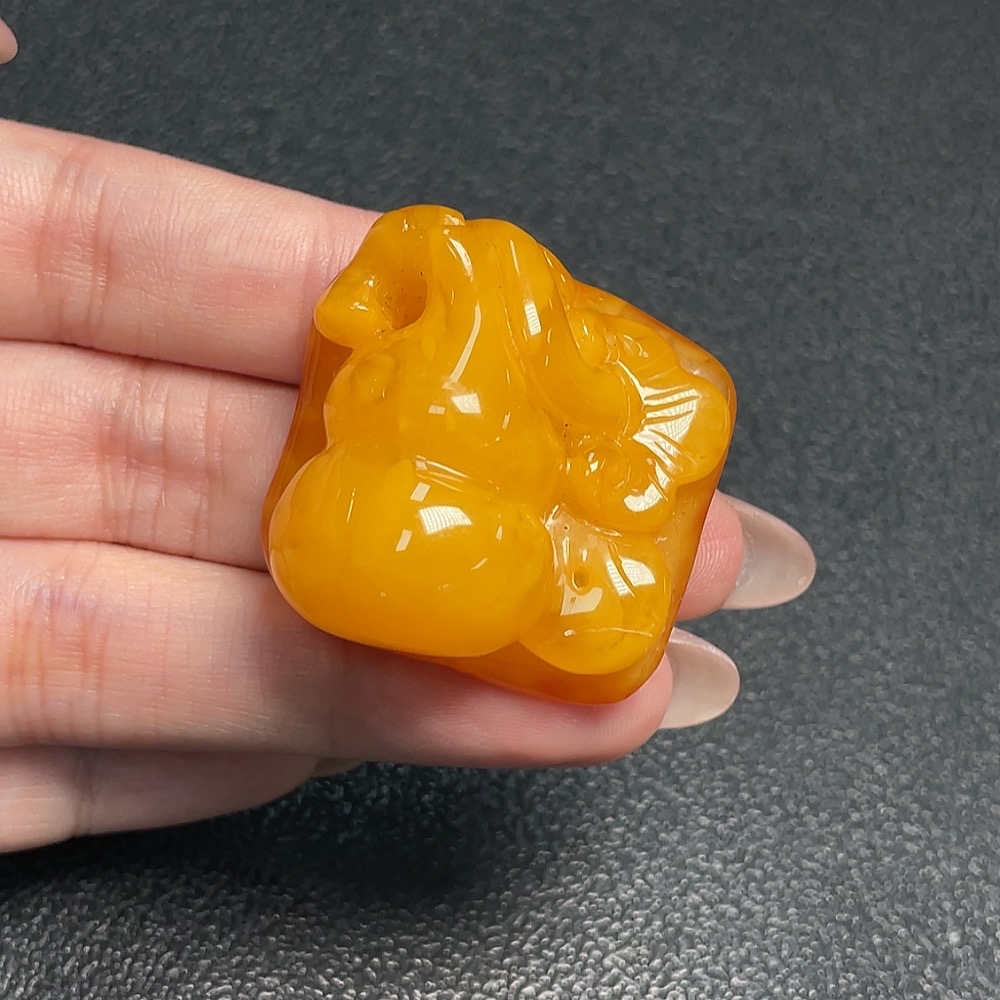 C34952137 Amber and Beeswax Jewelry Total Weight Approx. 10.83g