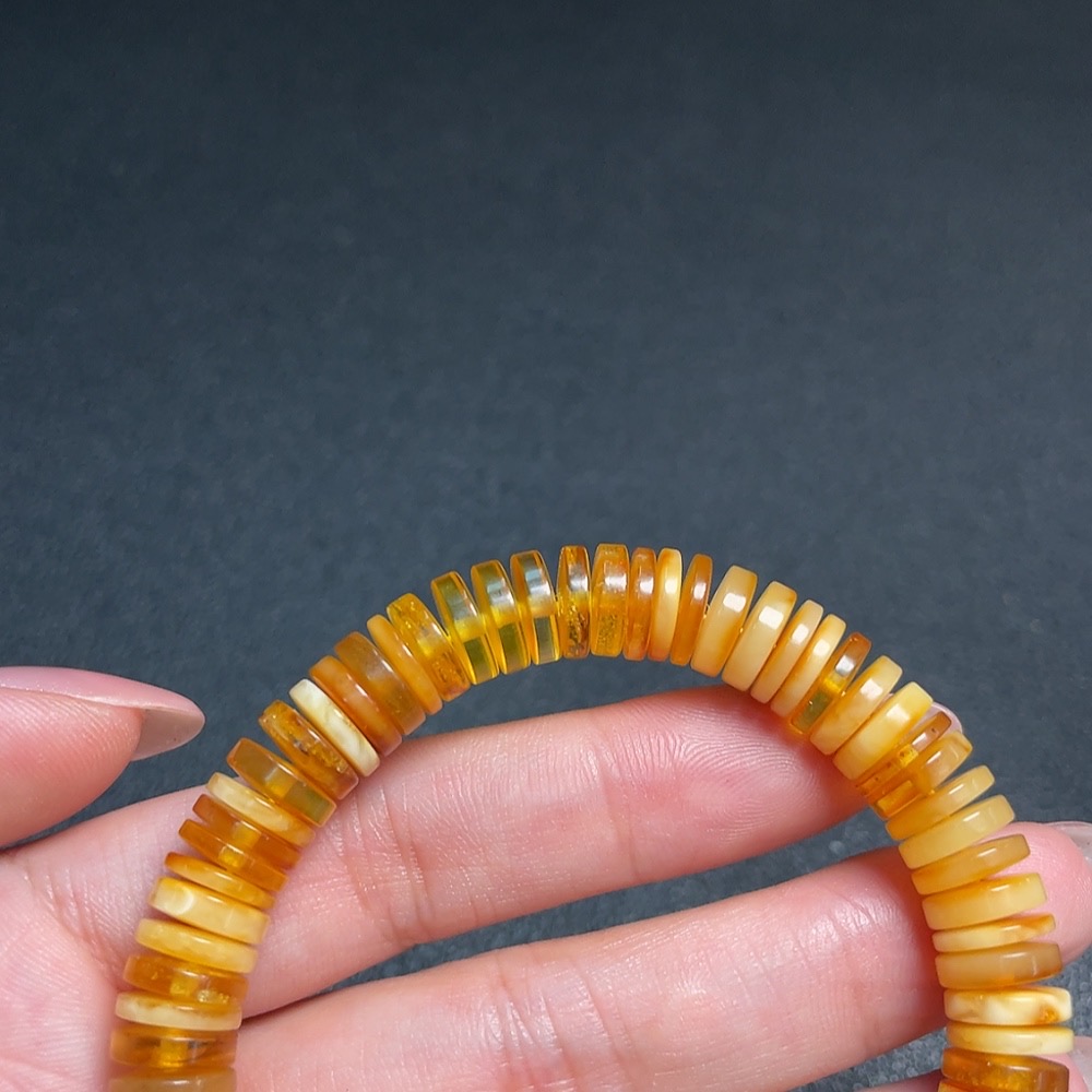 C33872021 Amber Beeswax Bracelet, Total Weight Approx. 11.94g, Size About 8.9mm
