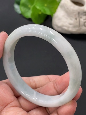 F32821224 Jadeite regular bangle