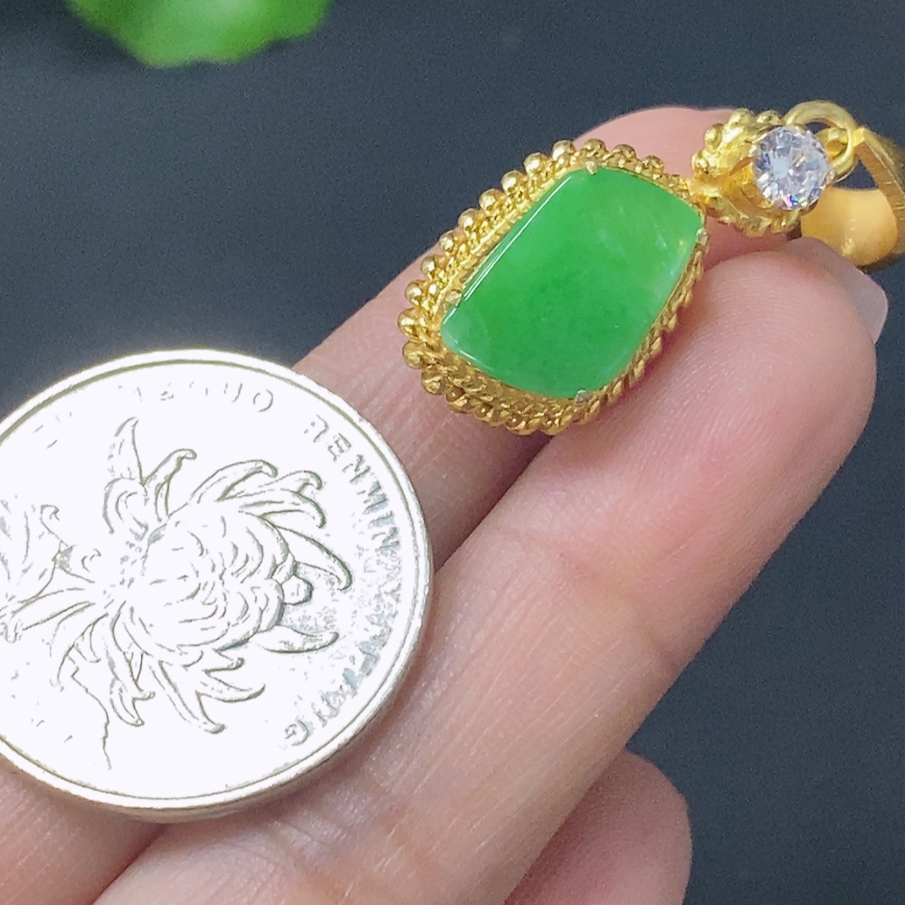 F26026136 Jadeite Mounting Piece with Copper Base, Total Weight Approximately 4.98g