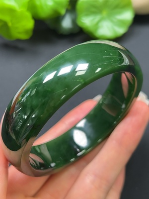 H43107763 和田玉正圈手镯 圈口58.3mm 总重约64.86g