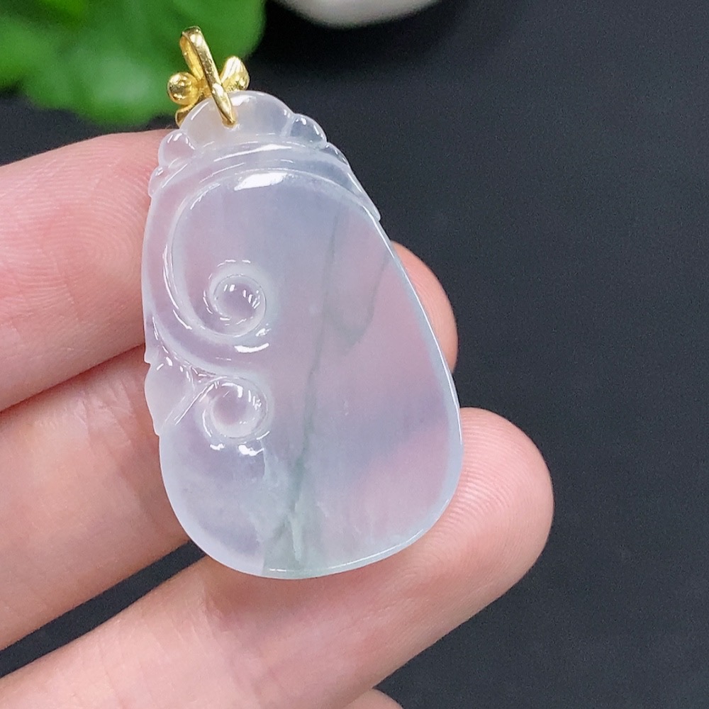 F30555199 Jadeite Ruyi Pendant with 18K Gold Bail, Total Weight Approximately 3.8g