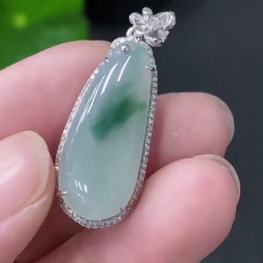 F33829278 Jadeite Inlaid Blessing Melon Pendant with 18K Gold and Diamond Accents, Total Weight Approx. 3.4g