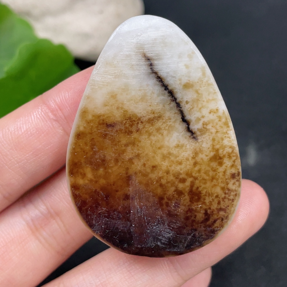 H31635340 Hetian Jade Pendant - Ascending Mountain Tiger, Total Weight Approx. 29.7g, Color Origin Undetermined