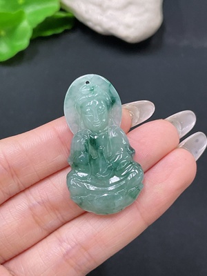 F36208234 翡翠挂件 观音 货品总重约8.95g