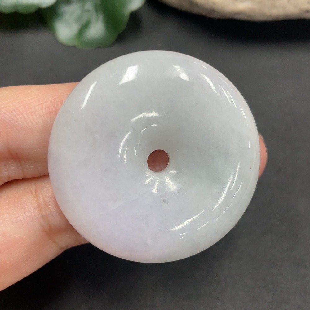 F13480655 Jadeite Pendant Peace Knot