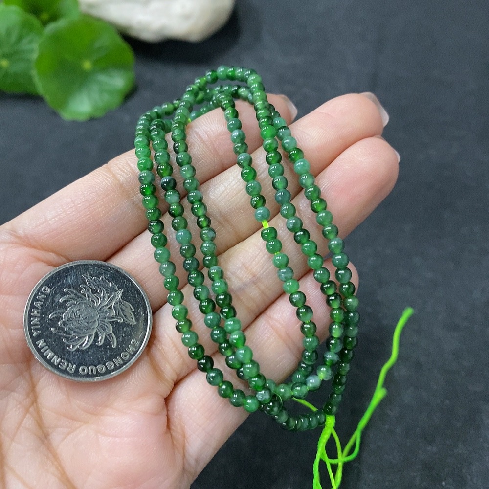 F34031770 Jadeite bead necklace, approx. 2.8mm, total weight approx. 8.2g