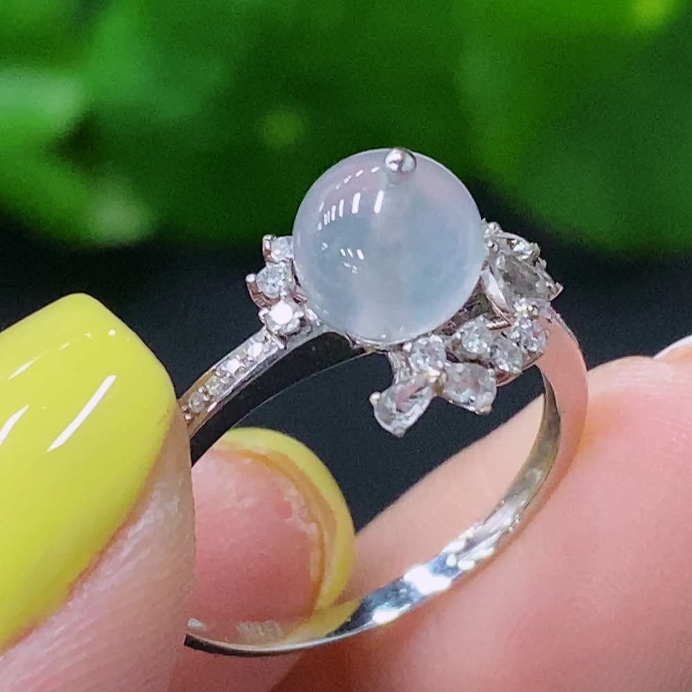 F28200631 Jadeite Inlaid Ring 18K Gold Size 13 Stone 6.5mm Approx. Total Weight 2.2g (Only Smallest Accent Stones Are Diamonds)