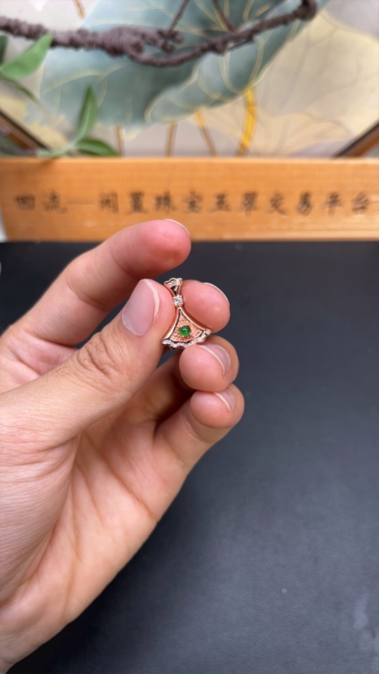 F35091646 Jadeite inlaid pendant Total weight approx. 1.3g (Non-gold inlaid)