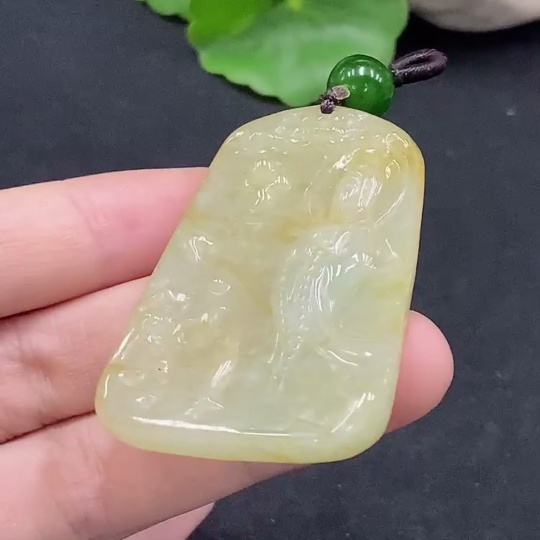 F32820287 Jadeite Guanyin Pendant Total Weight Approx. 16.79g Color Origin Undetermined With Non-Grade A Beads