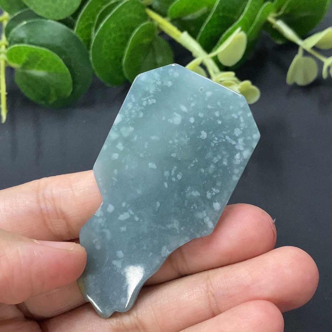 F07136261 Jadeite Beauty Pendant