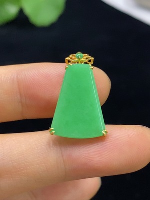 F34948676 Jadeite Plain Pendant with 18k Gold, Total Weight Approx. 1.4g