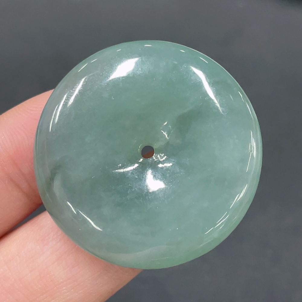 F20267740 Jadeite Peace Knot Pendant Total Weight 14.634g