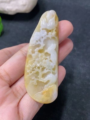 F33912470 Jadeite Pendant Magpie on Plum Branch Indicating Happiness, total weight approx. 16.66g, yellow part color origin undetermined