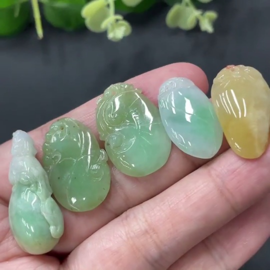 F10077538 Jadeite Pendants Sell as a Lot
