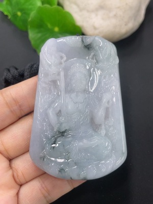 F46551795 翡翠挂件不动明王 货品总约重 含绳67.19g