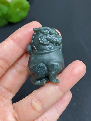 H29429787 Hetian Jade Pendant  Auspicious Beast  Total Weight: approx.28.3g