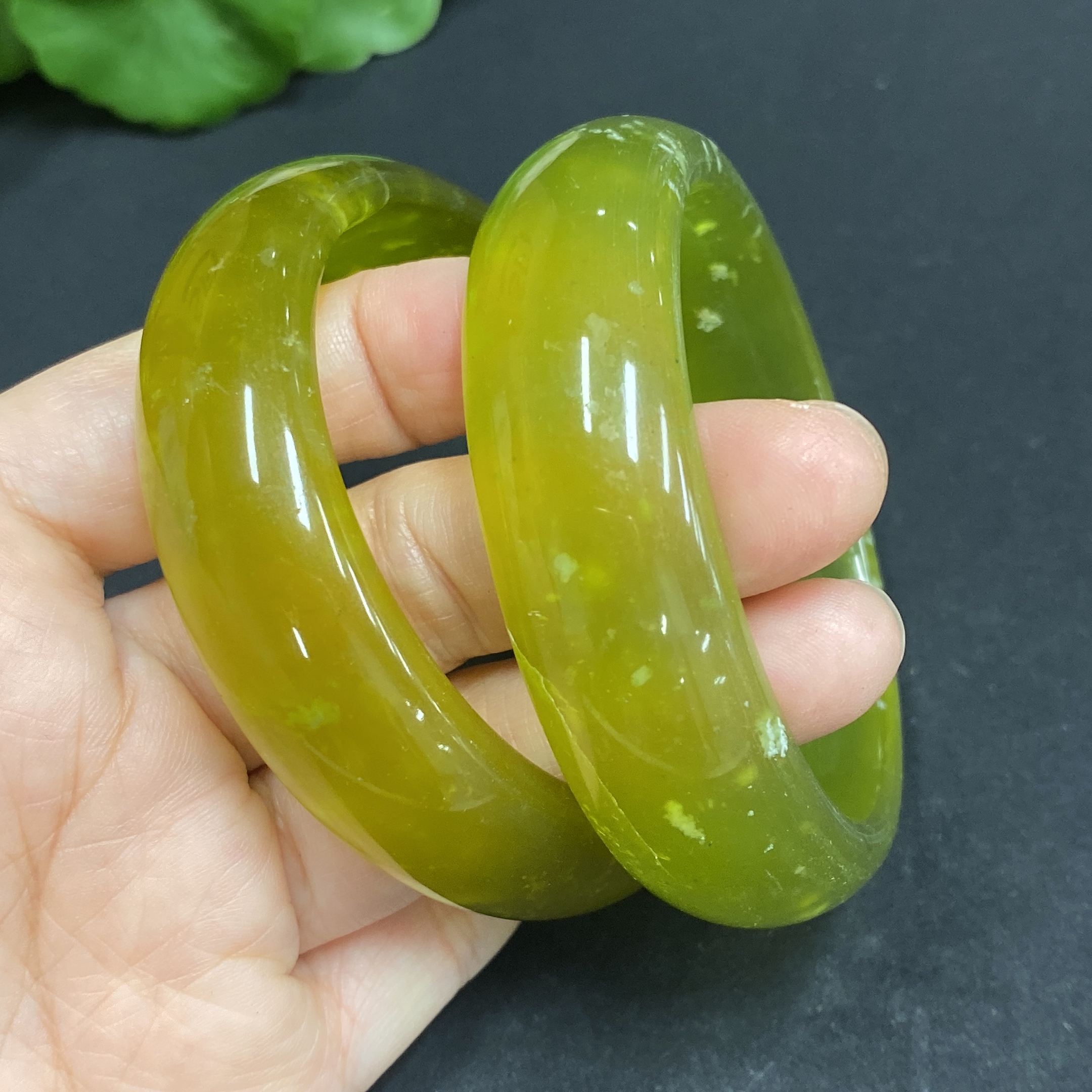 H33860053 Xiuyan Jade (Serpentine Jade) Round Bracelet Size 54.3/54.2 Total Weight Approx. 102.1g