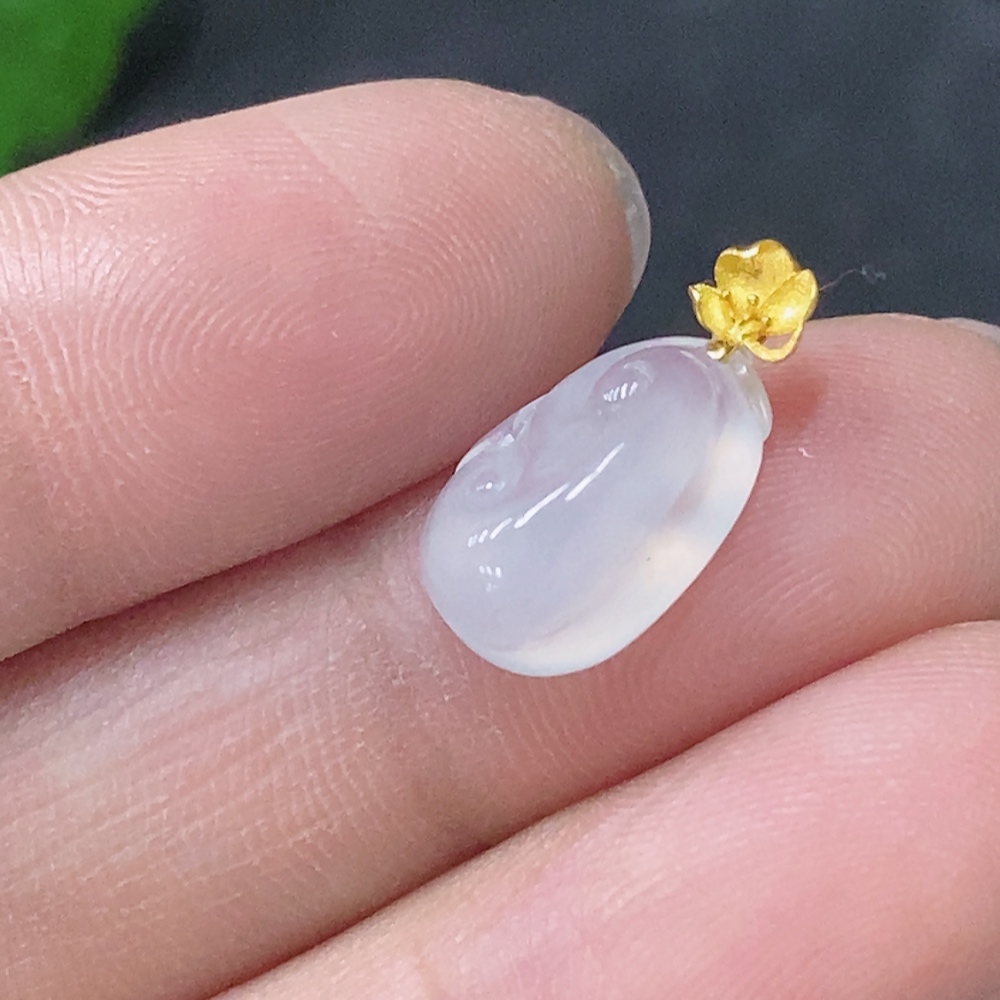 F34953688 Jadeite Ruyi Pendant with 18k Gold Clasp, Total Weight Approx. 0.77g