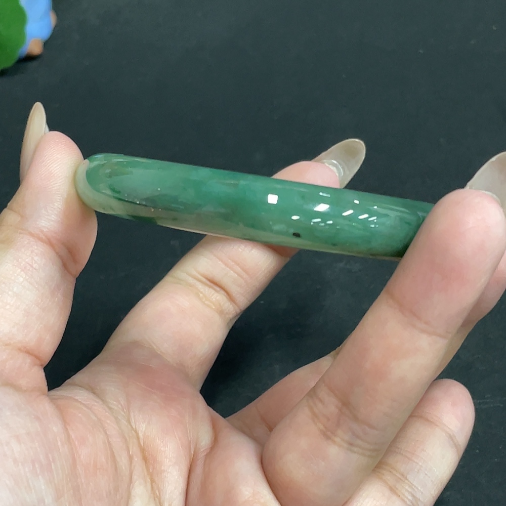 H28308479 African Emerald (Dulong Jade) Round Bracelet