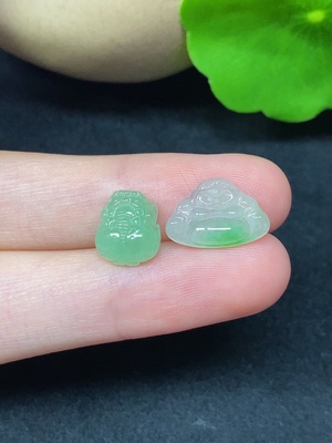 F45335353 翡翠佛公+貔貅戒面 一手走 总重约1.18g