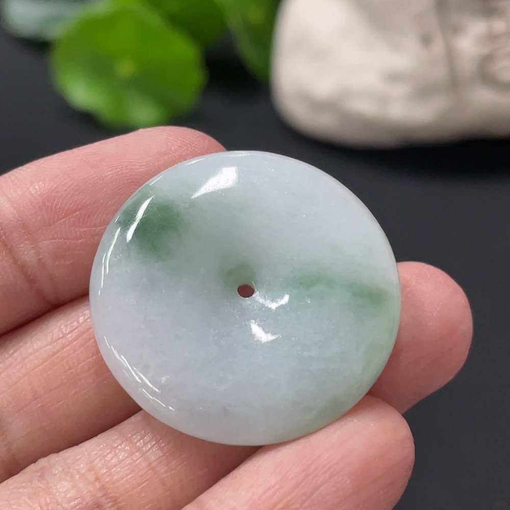 F30448774 JadeitePeace Pendant