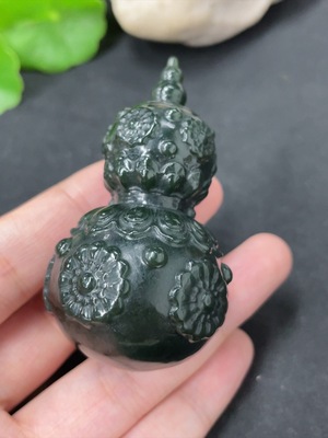 H42956466 和田玉挂件  仿古葫芦   货品总重约81.7g